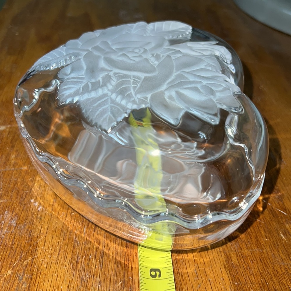 Vintage Floral Pattern Lidded Heart Dish